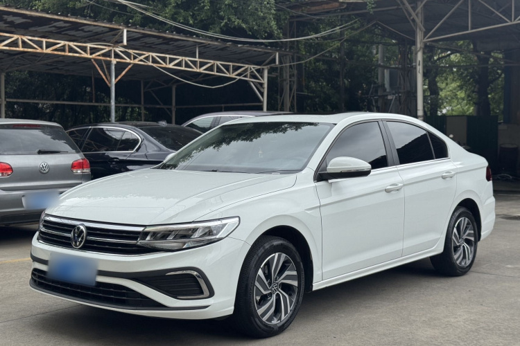 Volkswagen Bora 2025 صورة سيارة #2