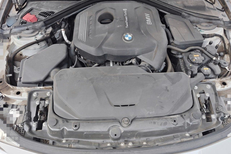 BMW 3 Series 2018 car image #22