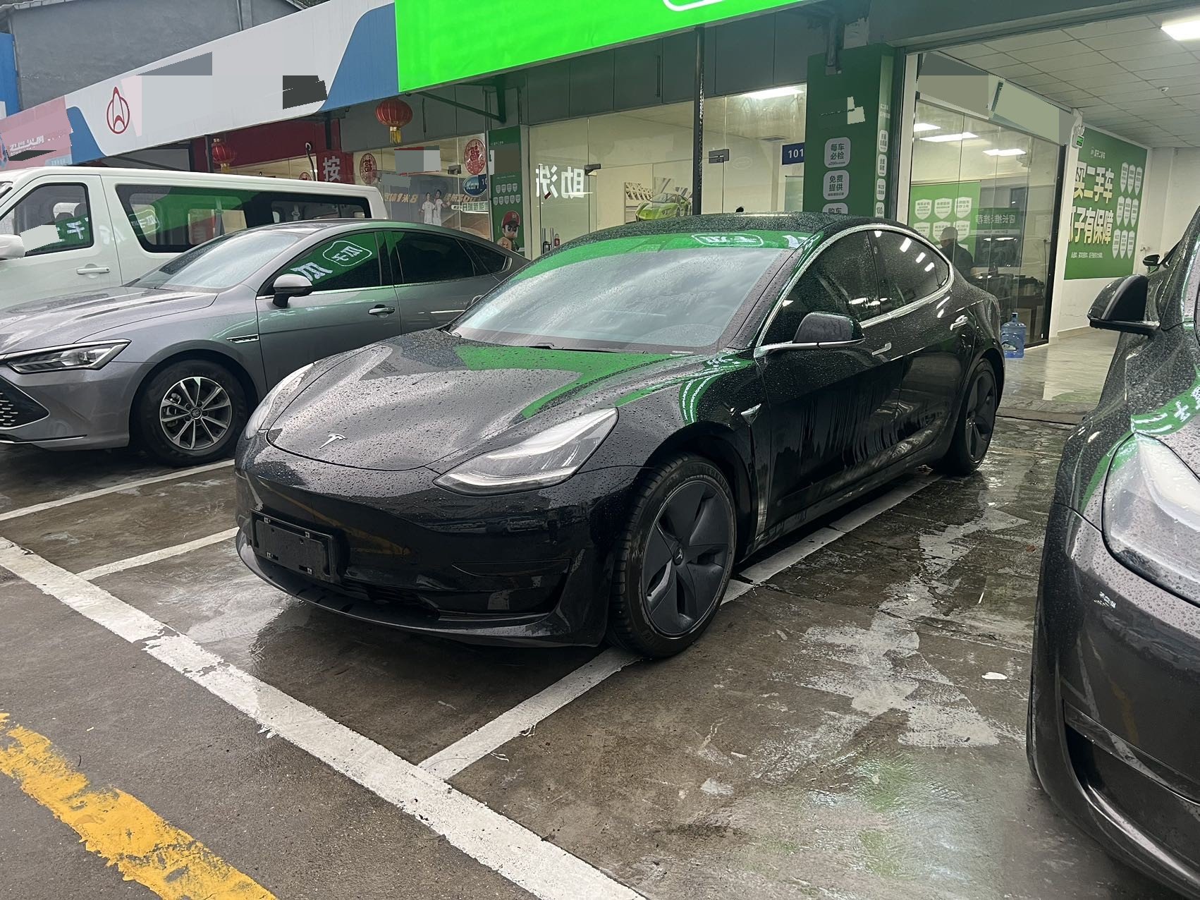 Tesla Model 3 2020 car image 