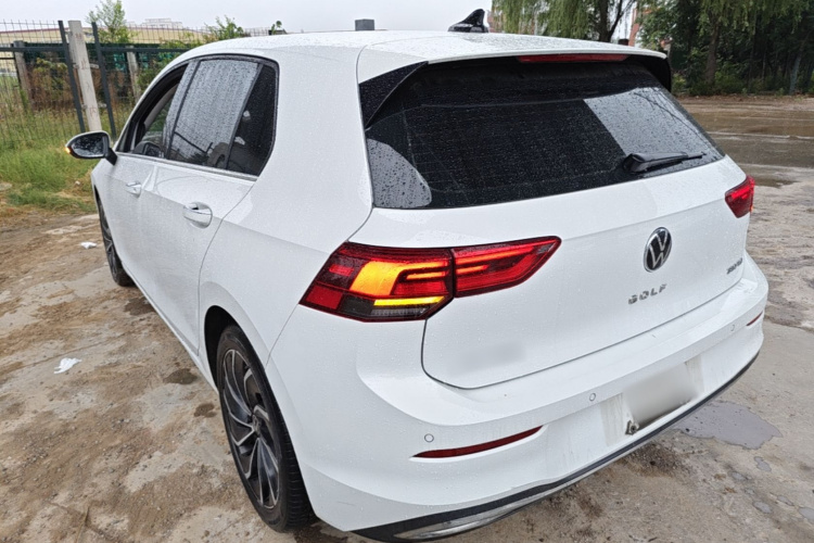 Volkswagen Golf 2021 car image #5