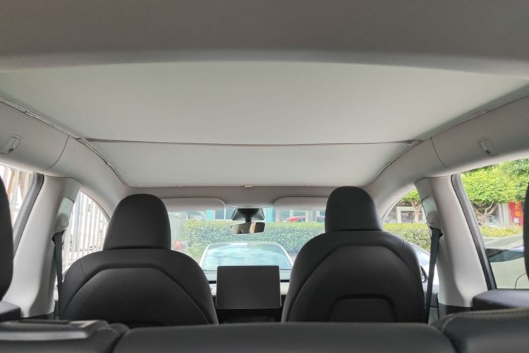 Tesla Model Y 2023 car image #18