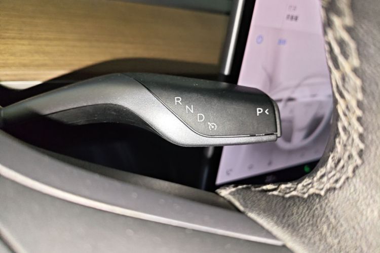 Tesla Model Y 2022 #18 Tesla Model Y 2022 car image #18