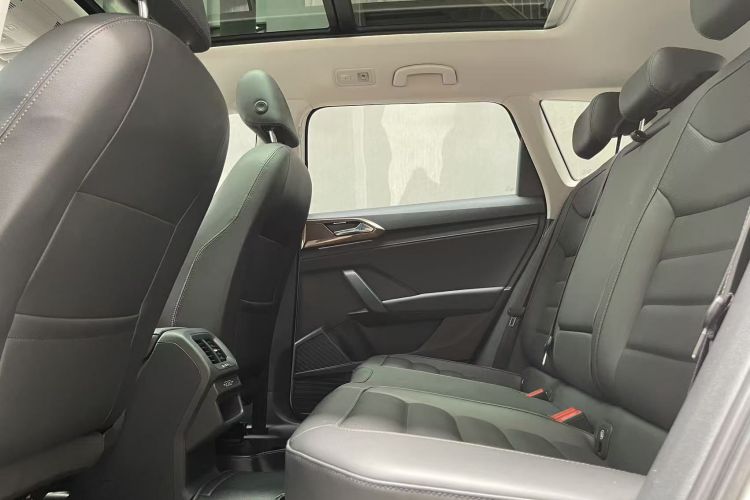 Volkswagen Tharu 2019 car image #13