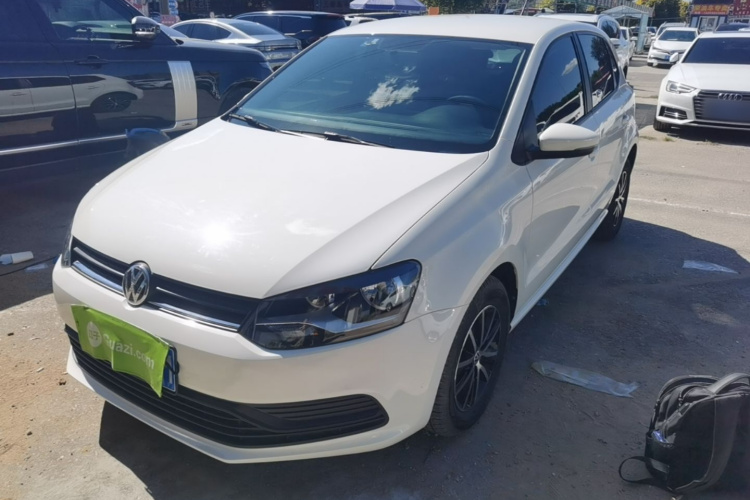 Volkswagen Polo 2019 car image #2