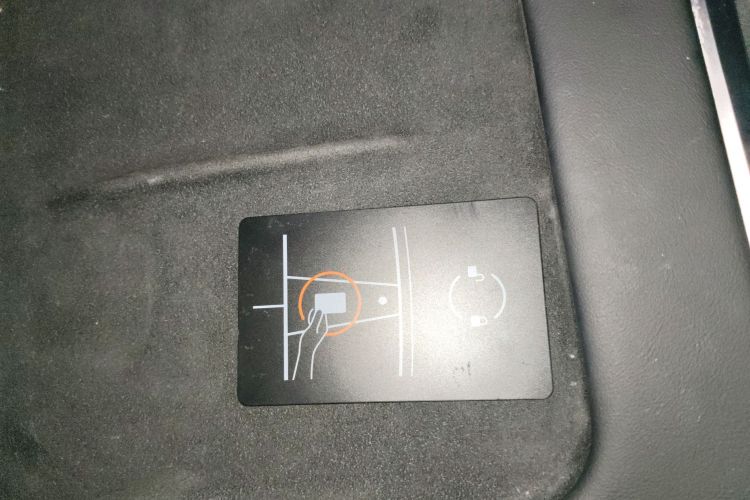 Tesla Model Y 2022 car image #13