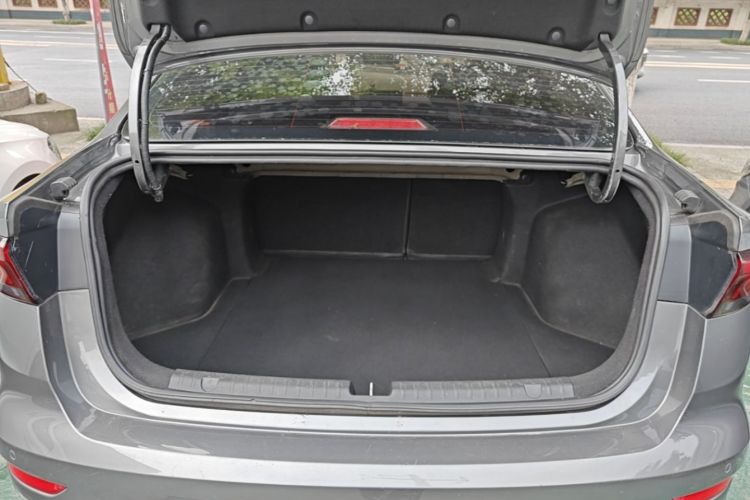 GEELY Emgrand 2021 #19 GEELY Emgrand 2021 car image #19