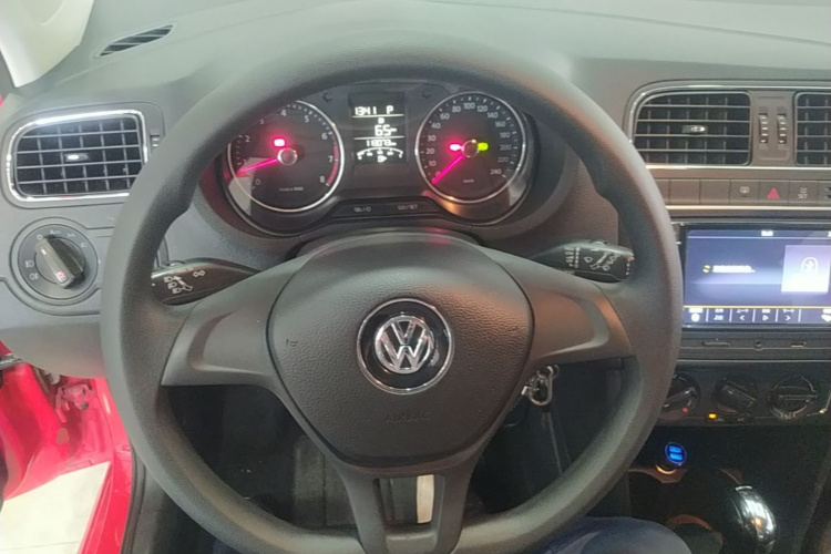 Volkswagen Polo 2014 #11 Volkswagen Polo 2014 car image #11