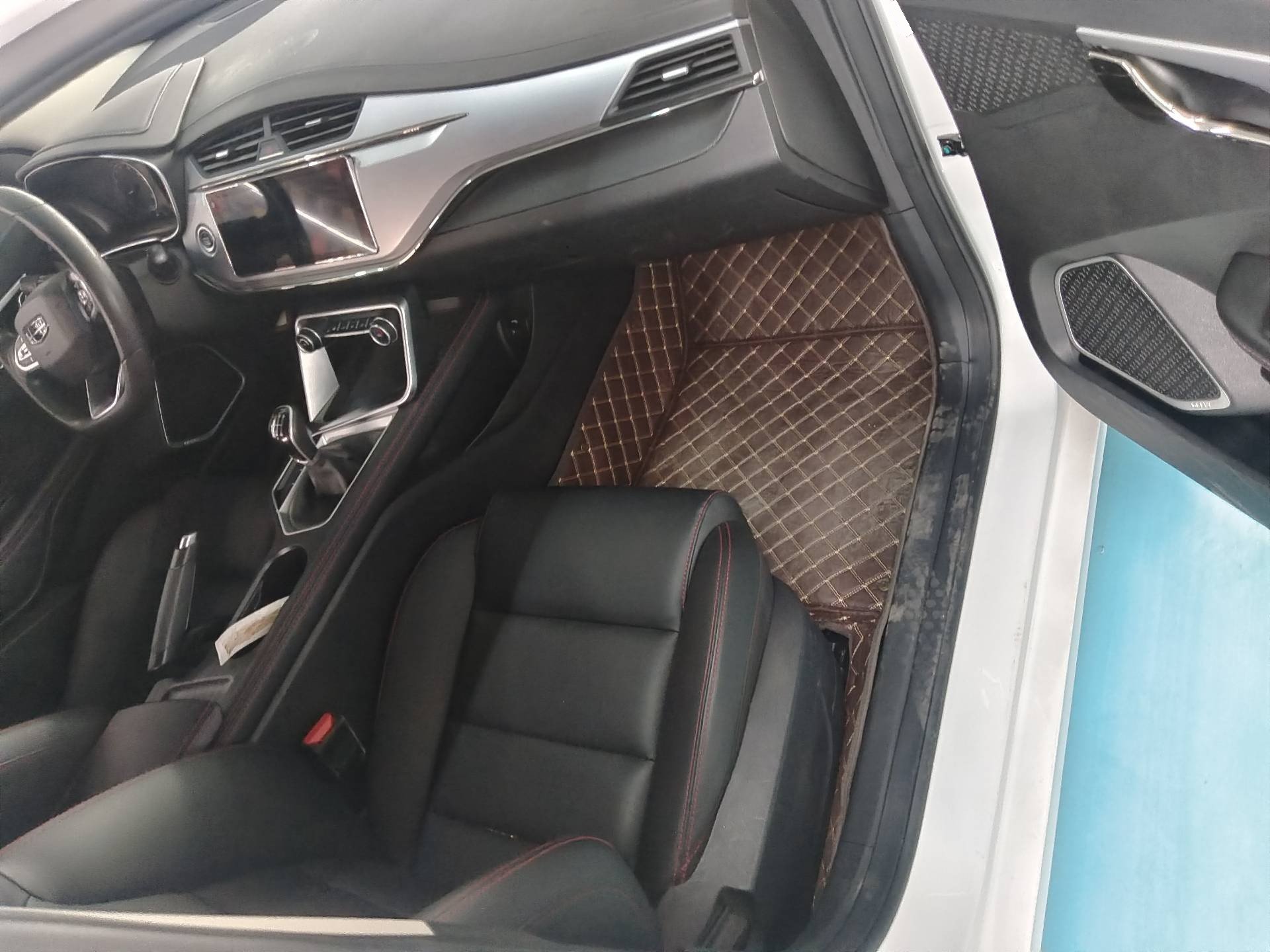2020 immagine di auto #6