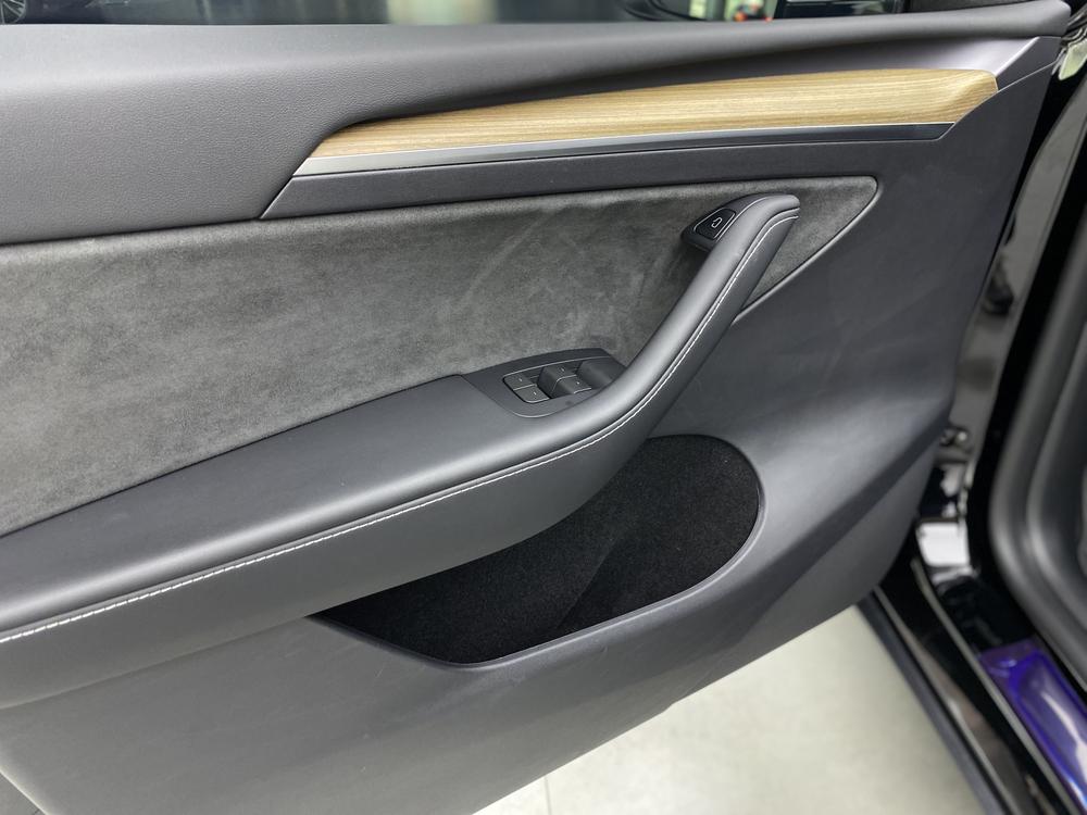 Tesla Model Y 2023 #13 Tesla Model Y 2023 car image #13