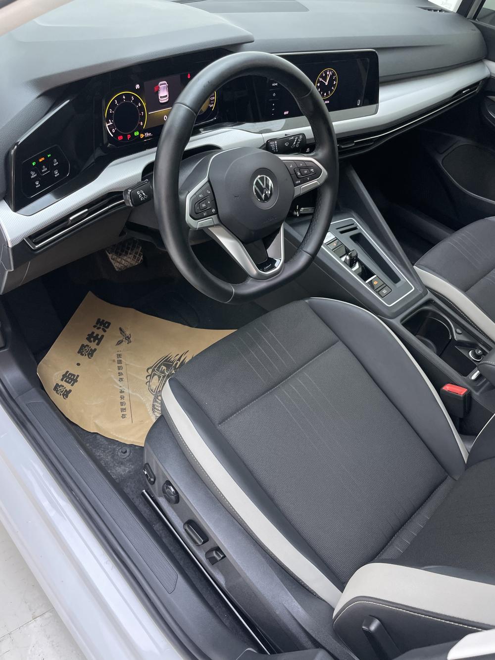 Volkswagen Golf 2022 car image #22