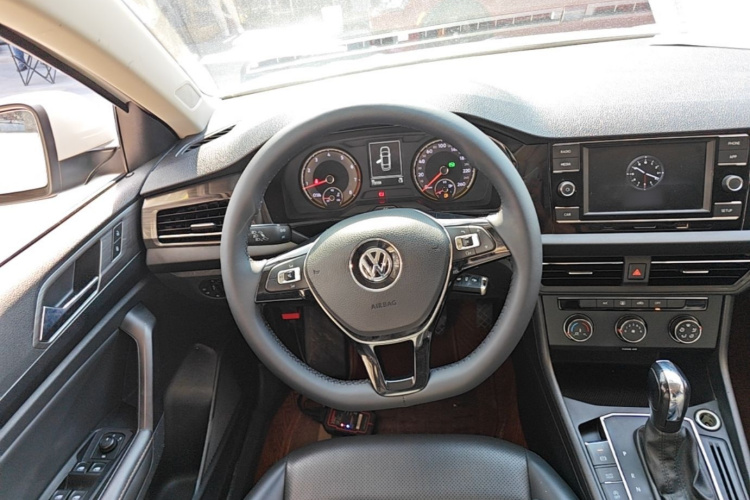 Volkswagen Lavida 2019 #11 Volkswagen Lavida 2019 car image #11