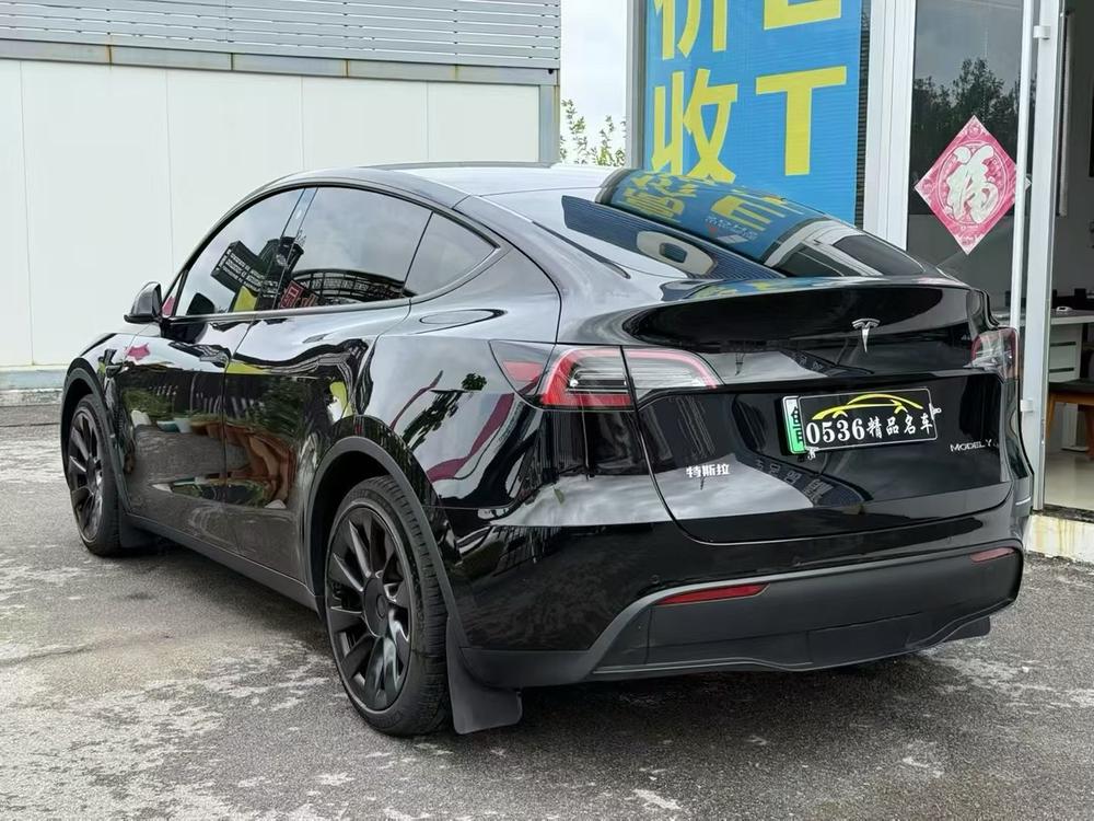Tesla Model Y 2021 #4 Tesla Model Y 2021 car image #4