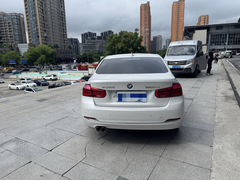 BMW 3 Series 2017 #3 BMW 3 Series 2017 car image #3
