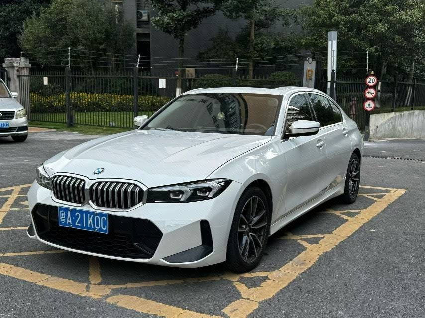 BMW 3 Series 2023 BMW 3 Series 2023 immagine di auto