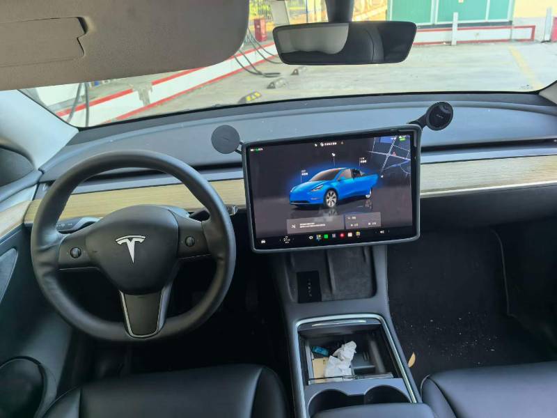 Tesla Model Y 2022 car image #5