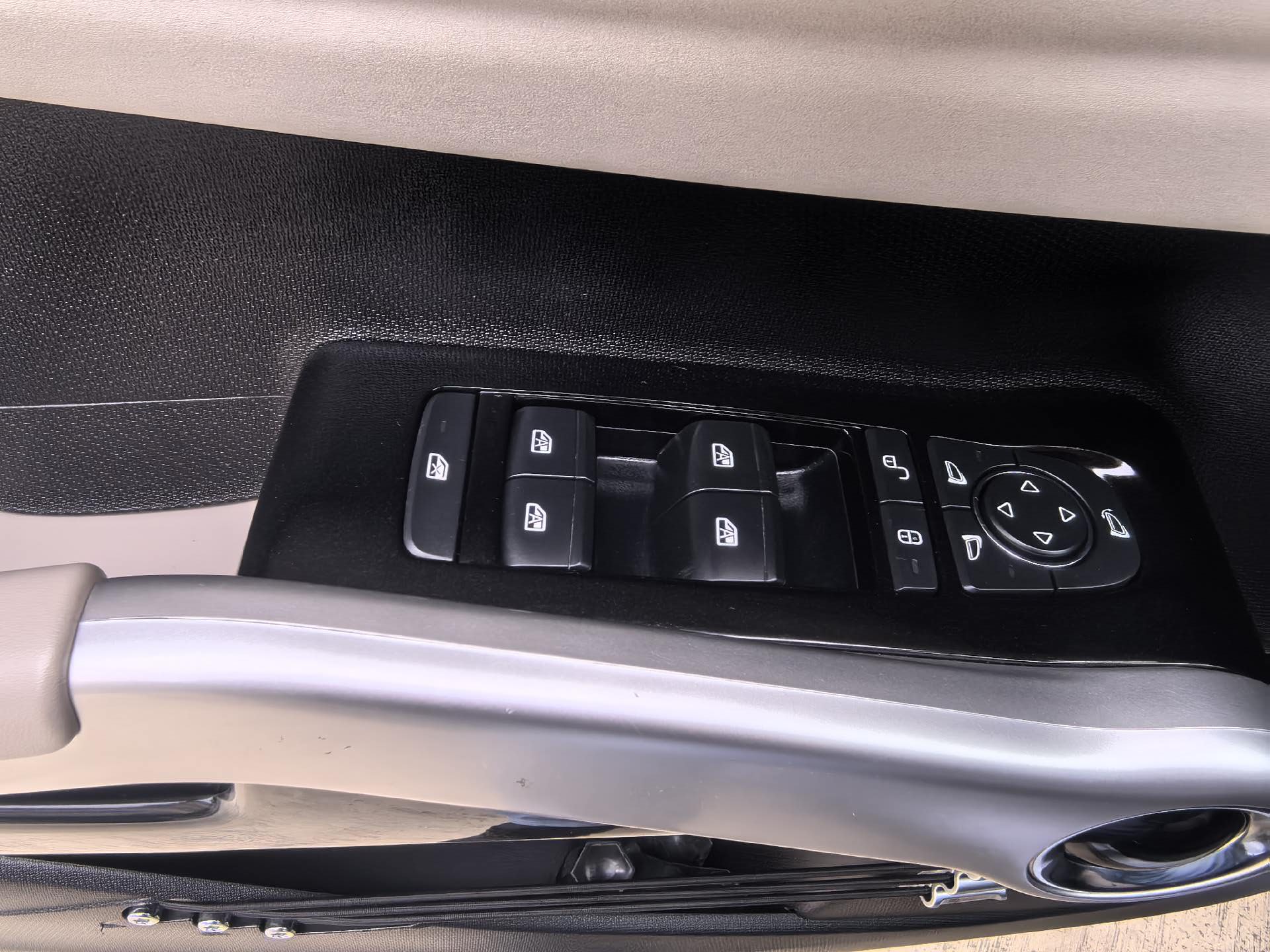 2025 car image #15