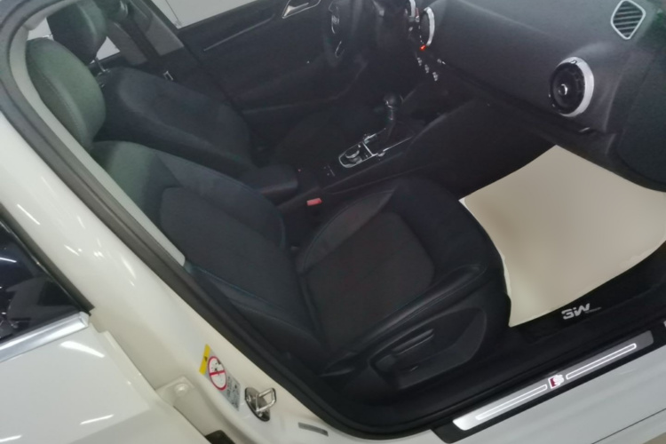 Audi A3 2017 car image #24