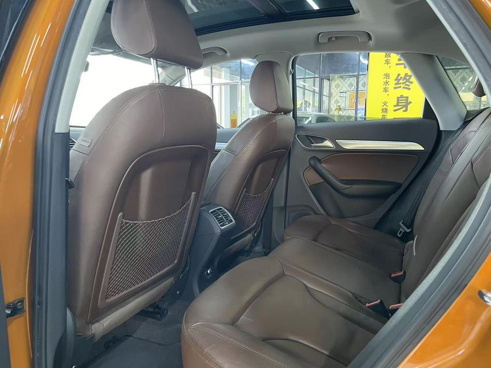 Audi Q3 2016 car image #10