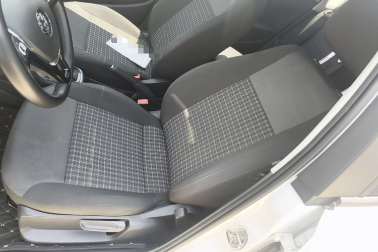 Volkswagen Polo 2016 car image #15