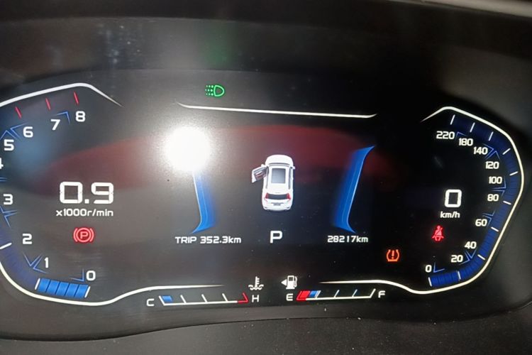 GEELY Vision X6 2018 immagine di auto #12