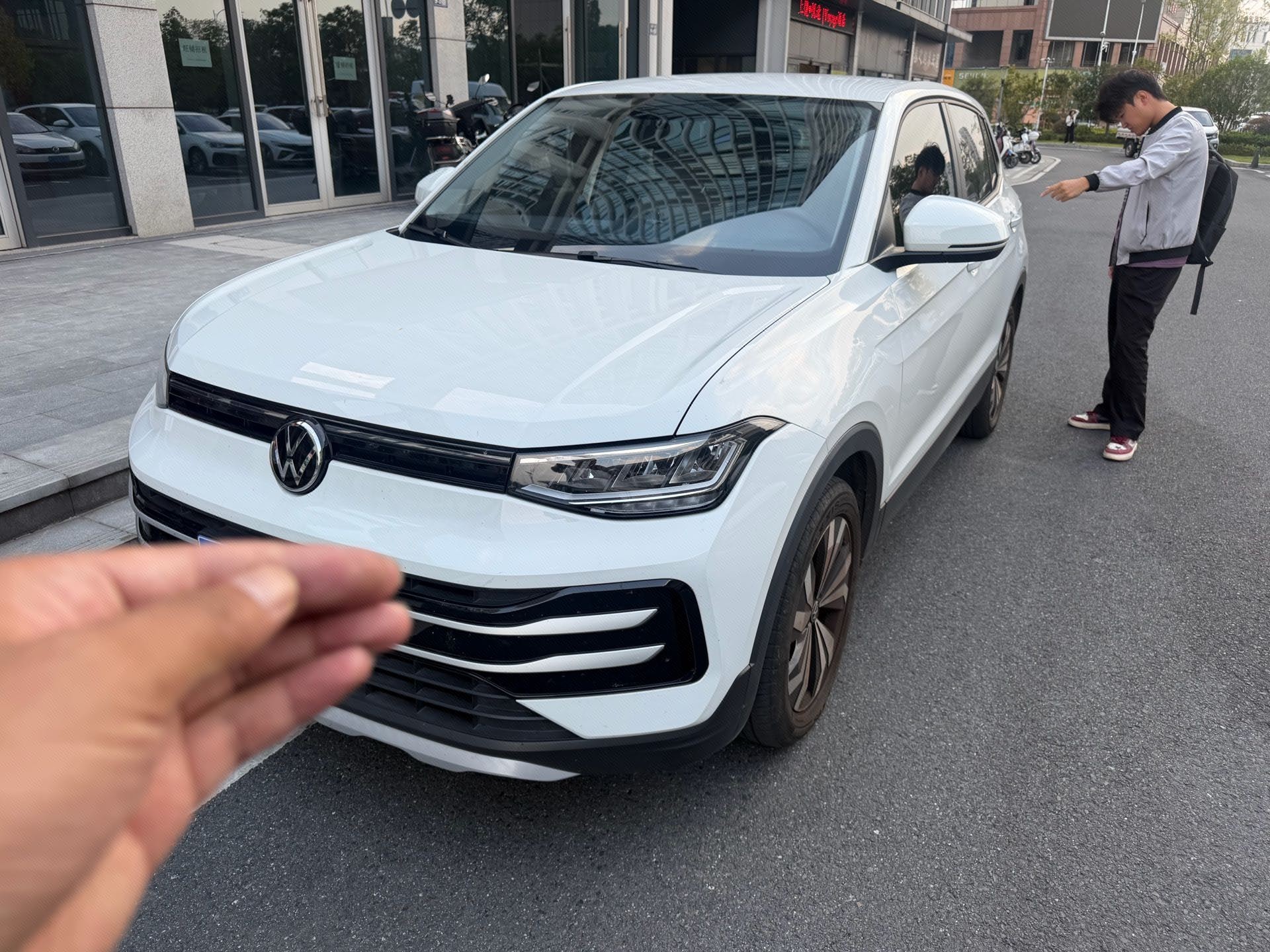 Volkswagen Tharu 2025 immagine di auto 