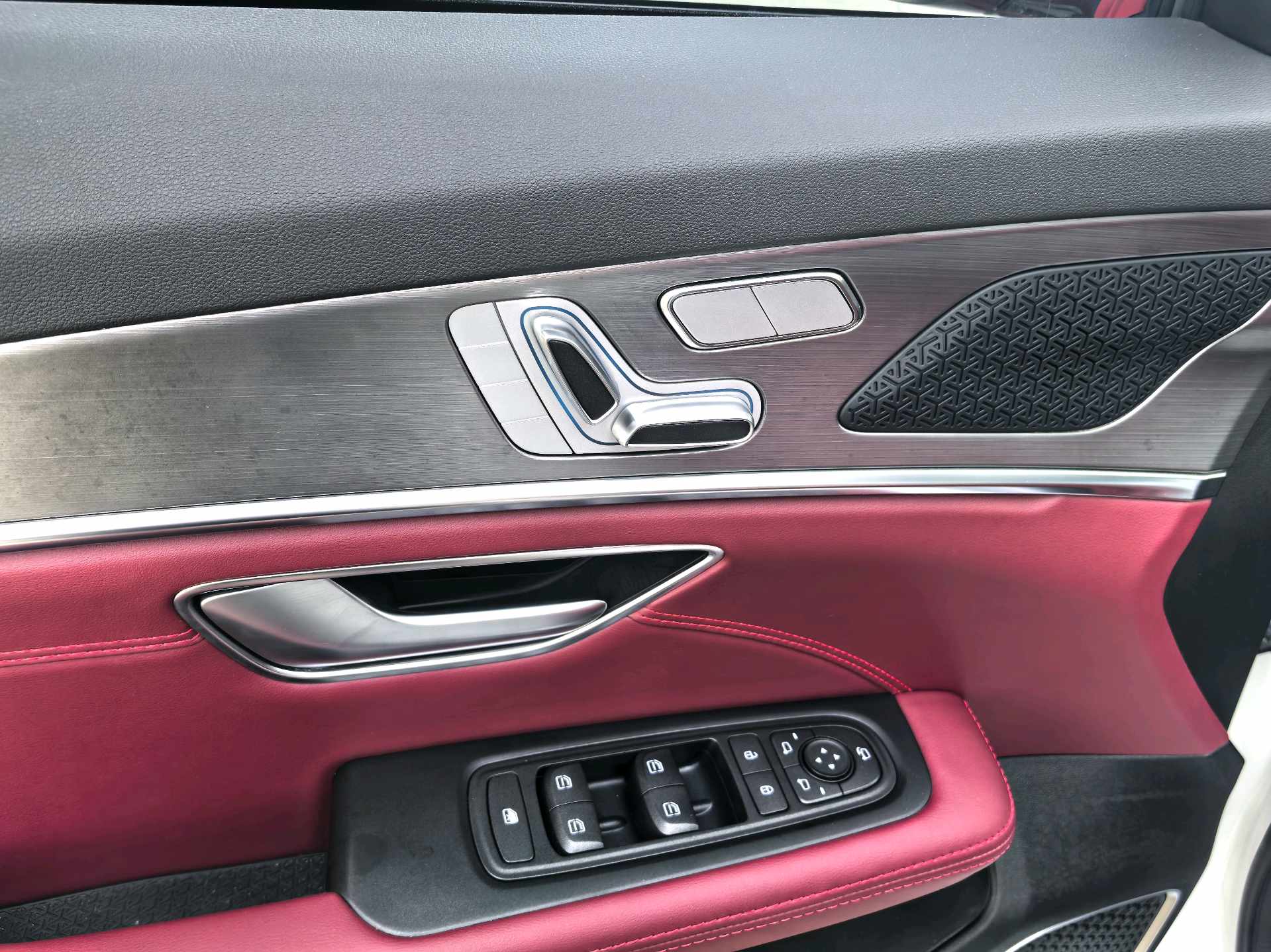 Jetour X70 PLUS 2022 car image #8