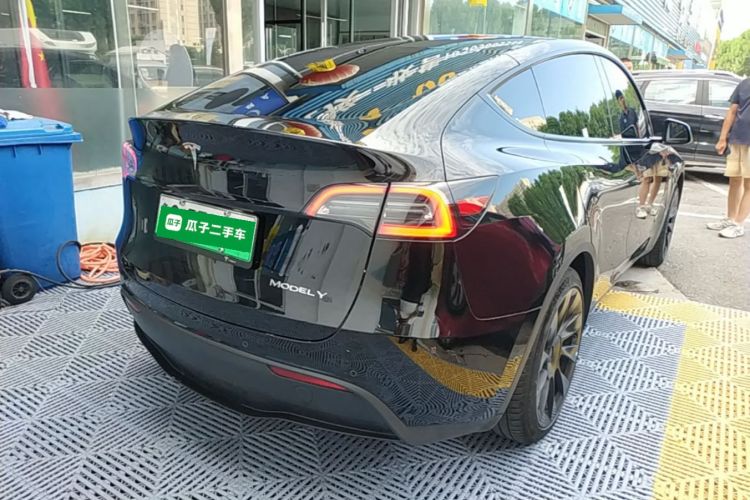 Tesla Model Y 2022 #7 Tesla Model Y 2022 car image #7