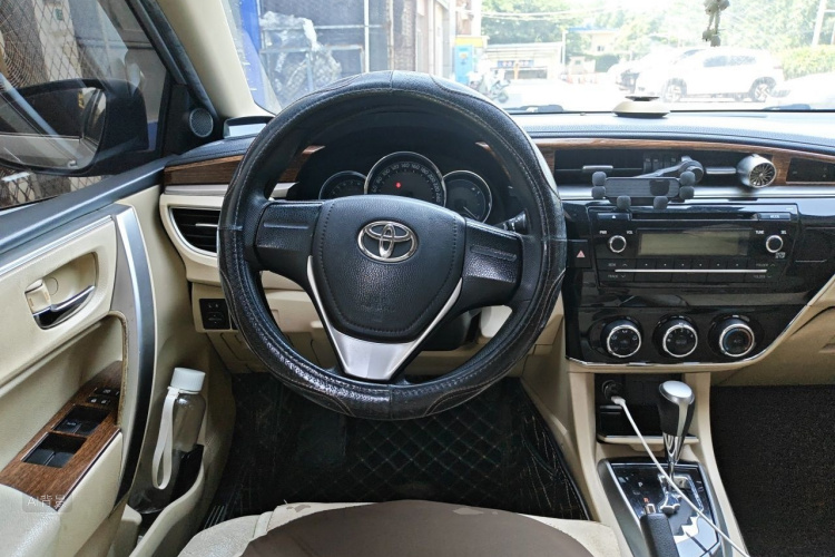 Toyota Corolla 2016 car image #12