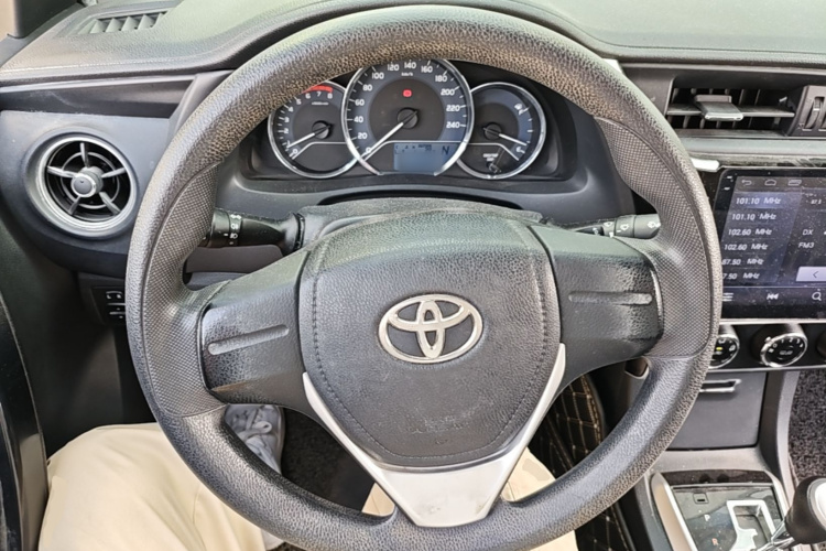 Toyota Corolla 2017 #11 Toyota Corolla 2017 car image #11