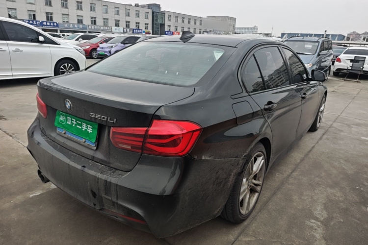 BMW 3 Series 2018 صورة سيارة #7