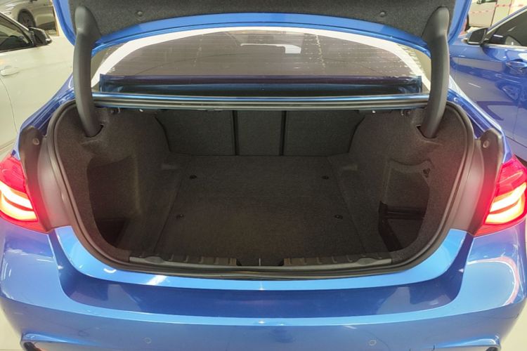 BMW 3 Series 2017 car image #19