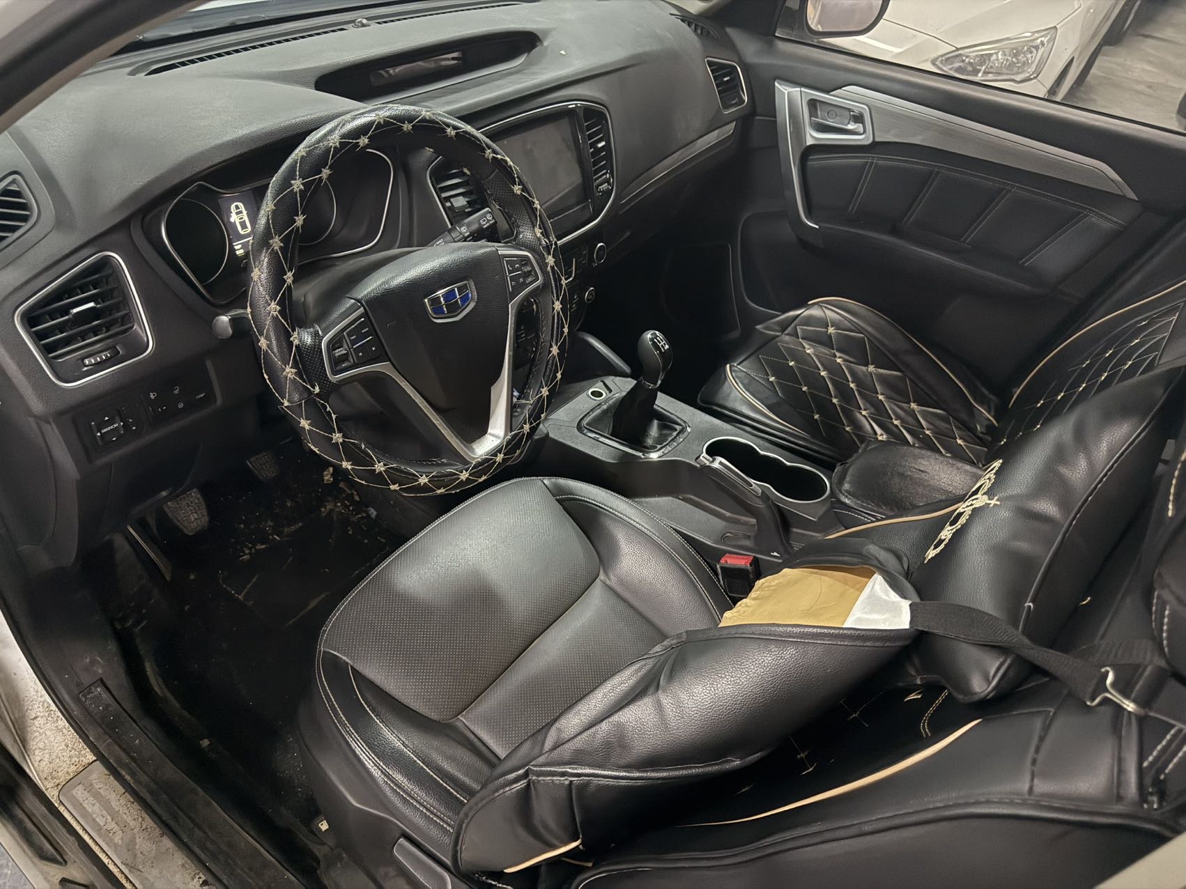 GEELY Vision X6 2017 car image #3