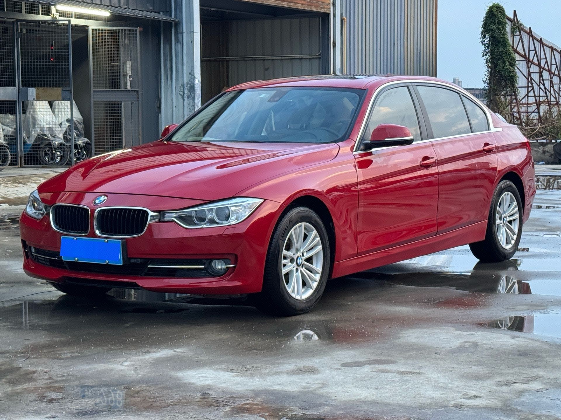 BMW 3 Series 2013 car image 