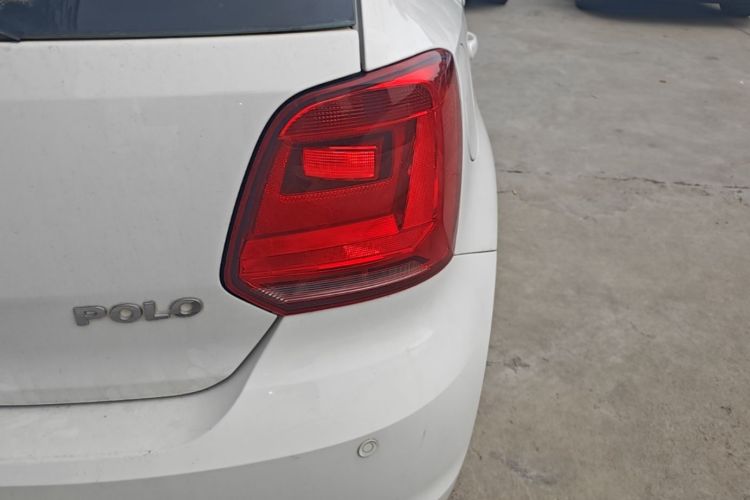 Volkswagen Polo 2017 car image #8