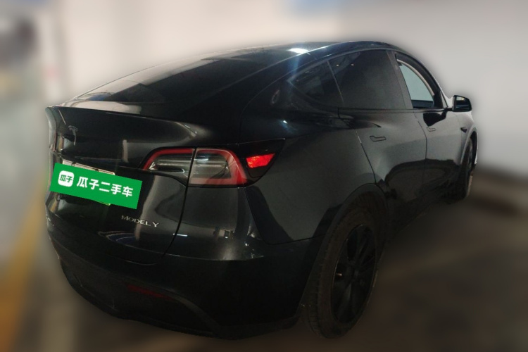 Tesla Model Y 2024 #5 Tesla Model Y 2024 immagine di auto #5