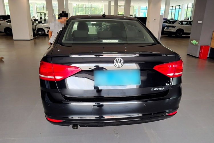 Volkswagen Lavida 2018 car image #6