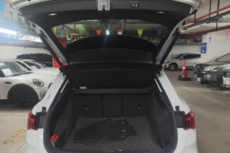 Audi Q3 2020 car image #19