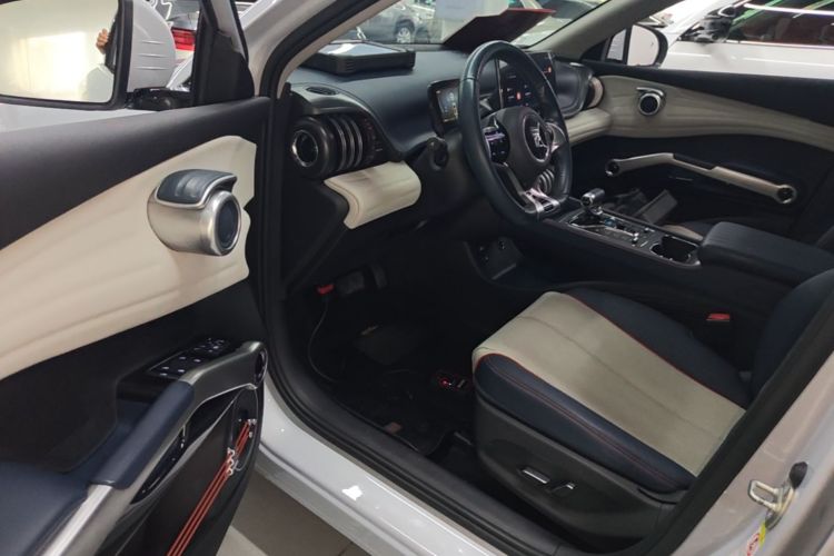 BYD Yuan Plus 2023 immagine di auto #16