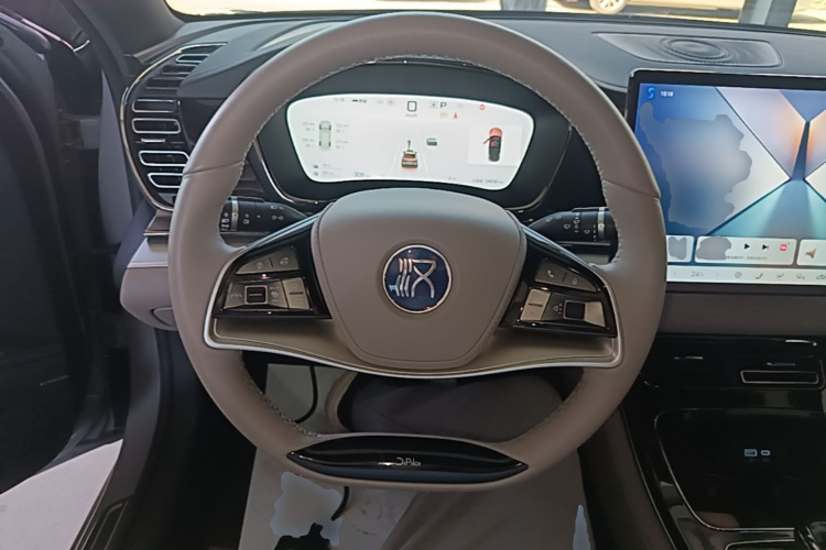 BYD Han 2024 car image #11