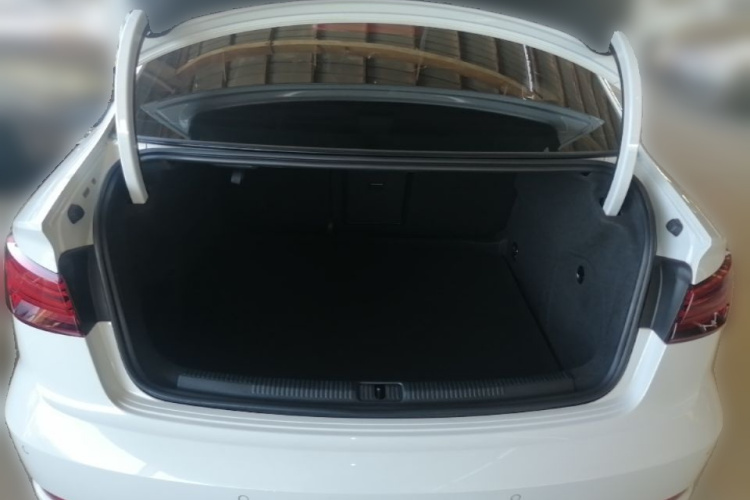 Audi A3 2019 immagine di auto #21