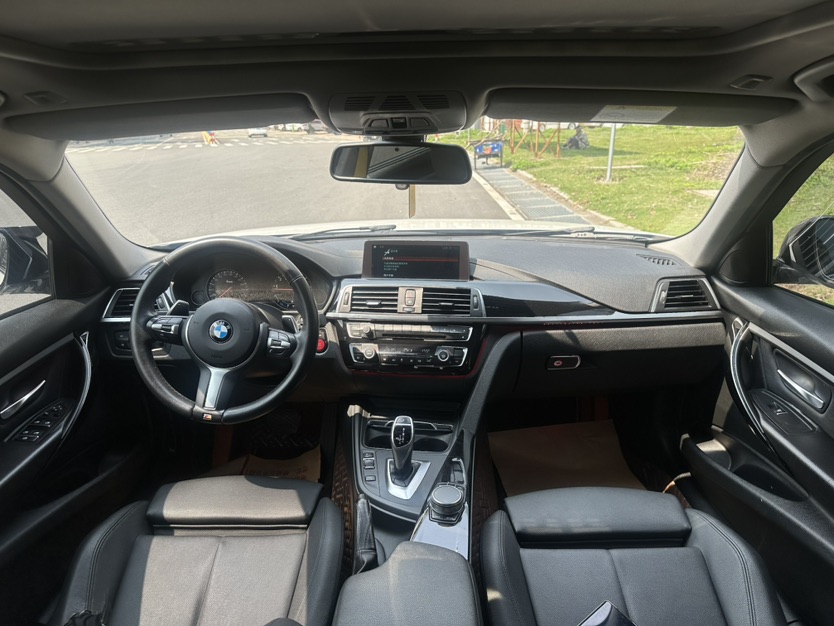 BMW 3 Series 2017 #9 BMW 3 Series 2017 car image #9