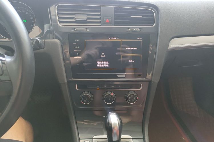 Volkswagen Golf 2020 car image #13