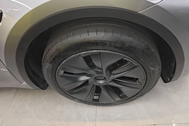 Tesla Model Y 2024 #9 Tesla Model Y 2024 car image #9