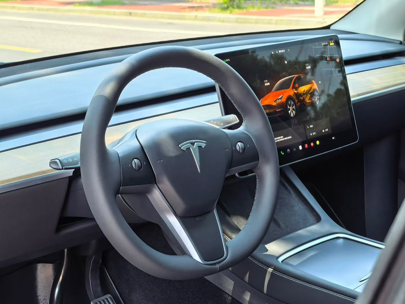 Tesla Model Y 2022 #5 Tesla Model Y 2022 car image #5