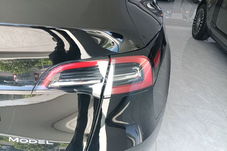 Tesla Model Y 2023 car image #8