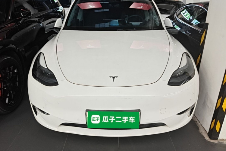 Tesla Model Y 2023 #3 Tesla Model Y 2023 car image #3