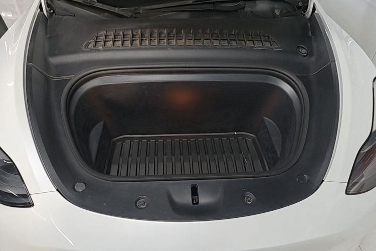 Tesla Model Y 2022 #20 Tesla Model Y 2022 car image #20