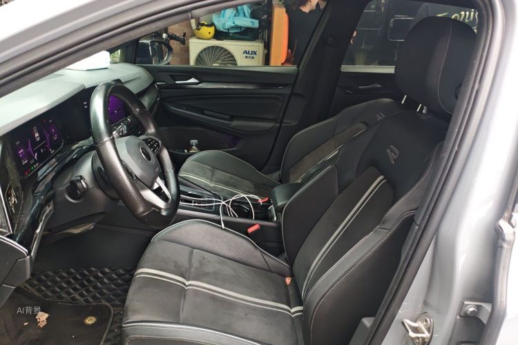 Volkswagen Golf 2021 car image #17