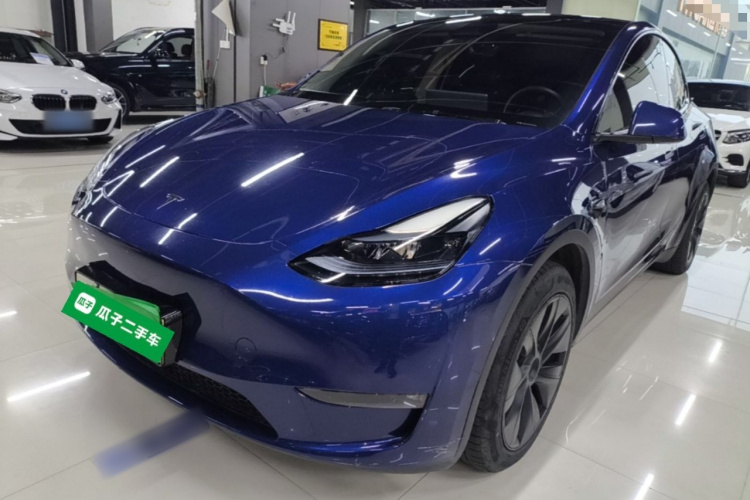 Tesla Model Y 2024 #2 Tesla Model Y 2024 car image #2