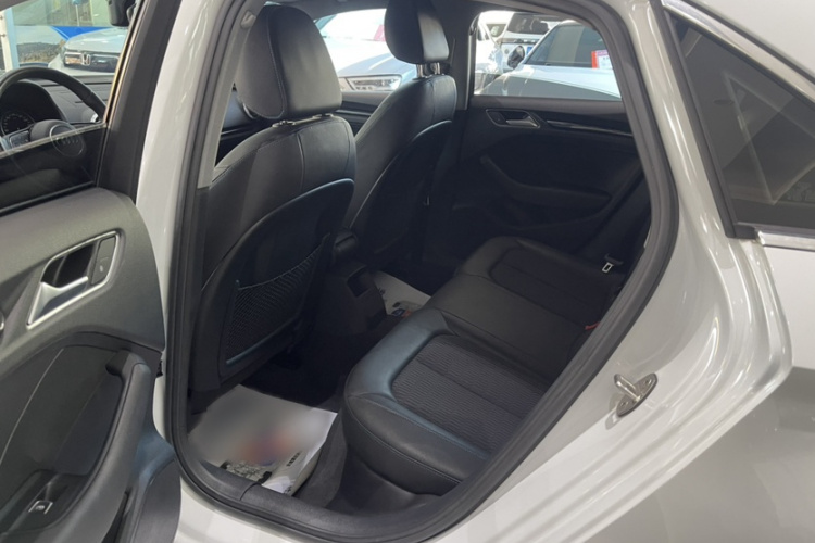 Audi A3 2019 car image #12